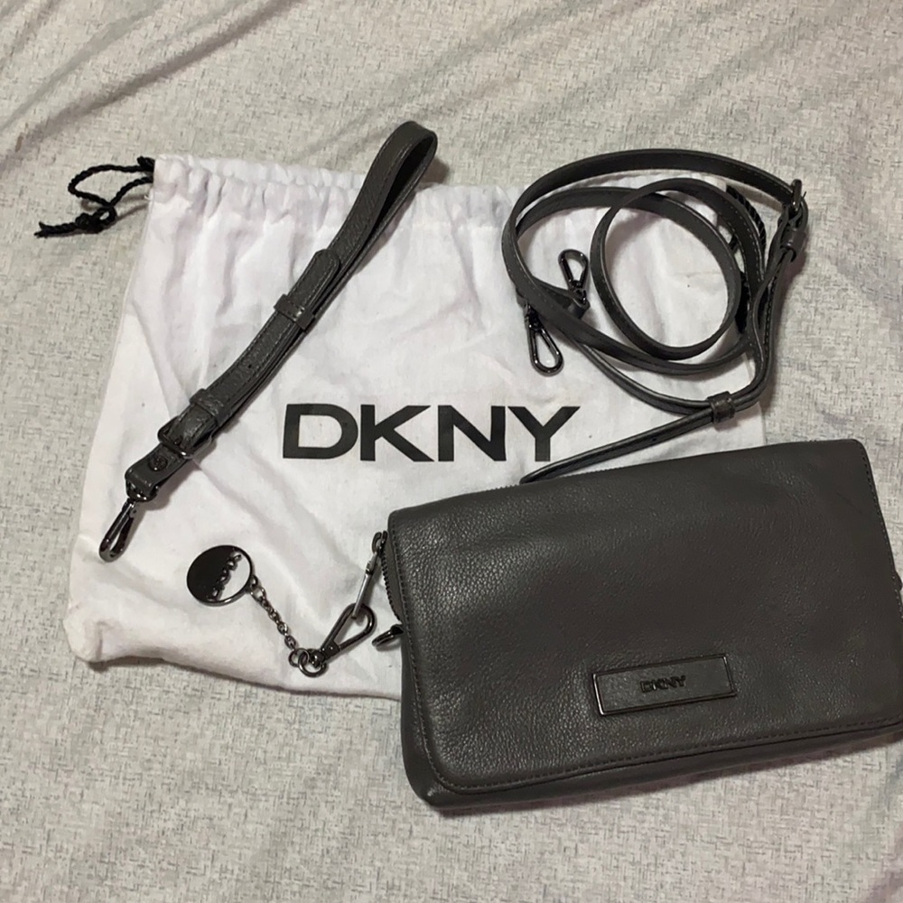 CROSSBODY/WRISTLET DKNY BAG